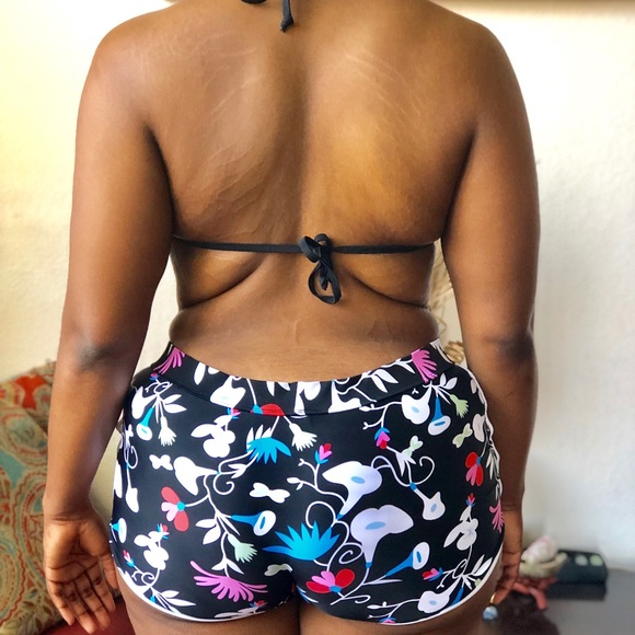 SALE‼️ Bikini Floral Boardshort Swimsuit - Picture 3 of 5